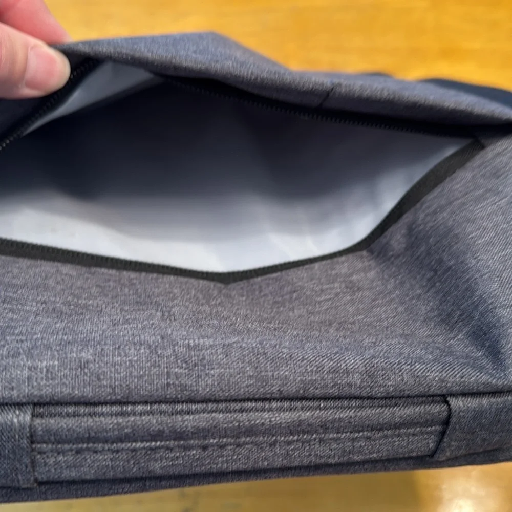 Kogzzen Navy Laptop Sleeve